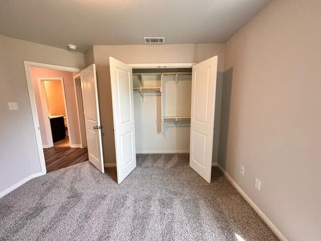 Building Photo - Nearly New 3-Bedroom Home in Hewitt, TX – Modern Living at Its Best