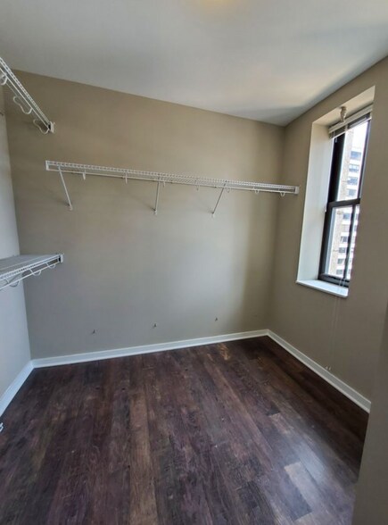 Building Photo - 222 W Randolph St