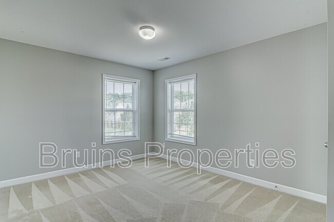 Building Photo - 4612 Dry Creek Ct