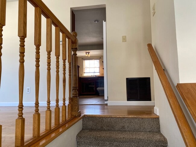 Building Photo - Great corner lot home backing up to open s...
