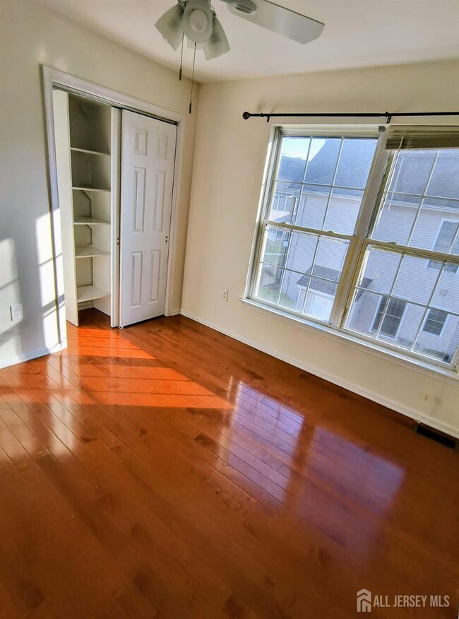 Building Photo - 89 Chariot Ct