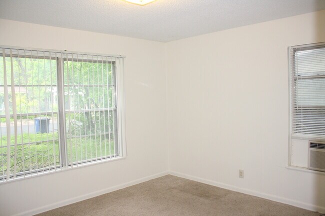 Building Photo - 3/1 in Central Austin Highland Neighborhood. Fenced Backyard. W/D Connections