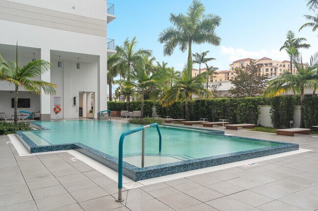Building Photo - 155 E Boca Raton Rd