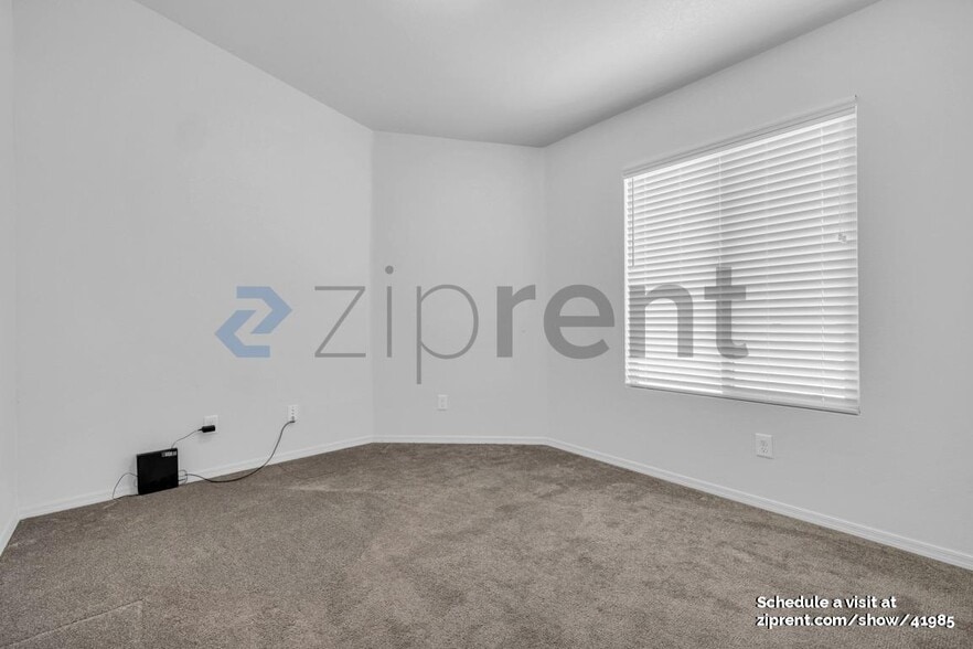 Building Photo - 1704 Tenen Pass Dr
