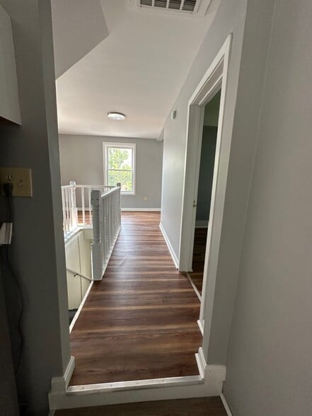 Building Photo - 55 Chase St