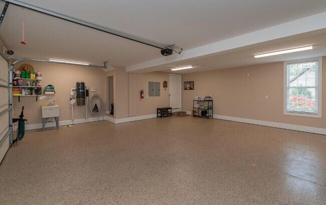 Building Photo - 597 Wentworth Cir