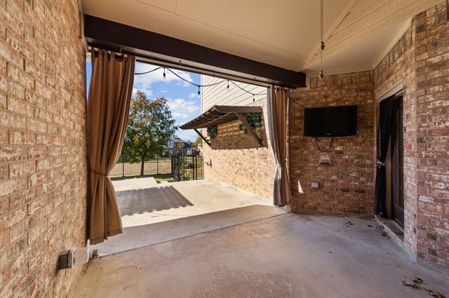 Building Photo - 1518 Lakeview Dr