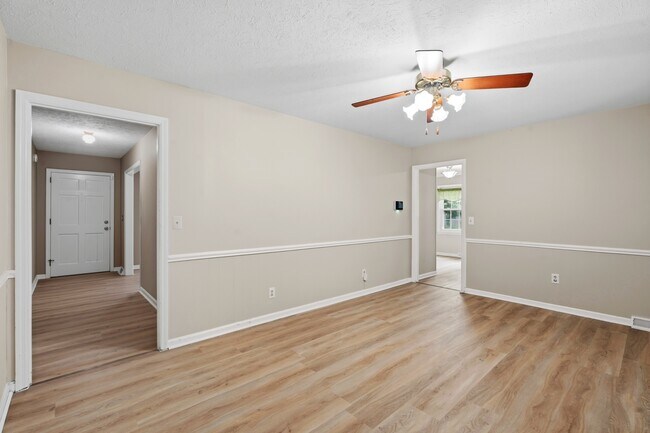 Building Photo - 1202 Patetown Rd