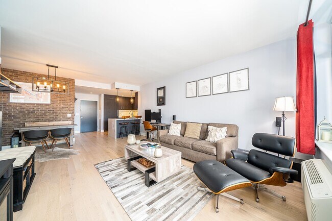 Building Photo - 1400 Hudson St