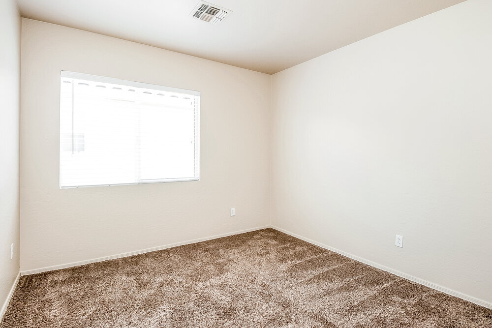 Building Photo - 4090 E Silverbell Rd