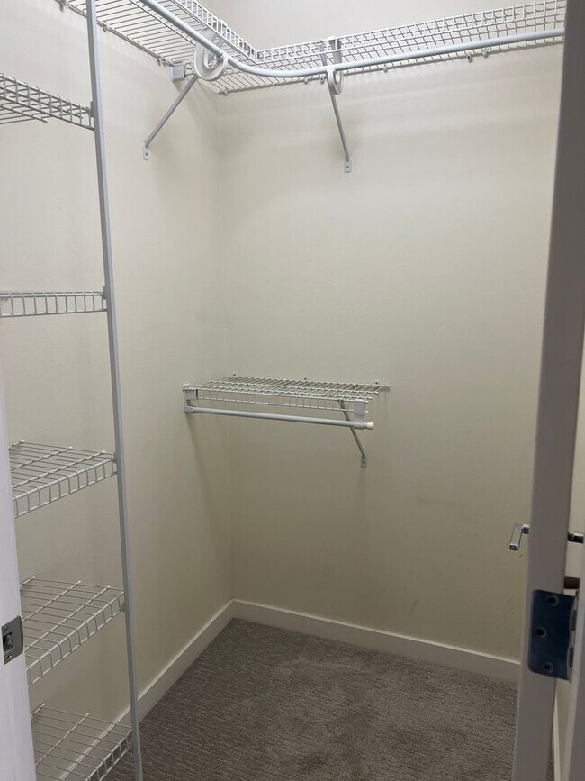 Building Photo - Stunning 2-Bedroom, 2.5-Bath Townhouse!