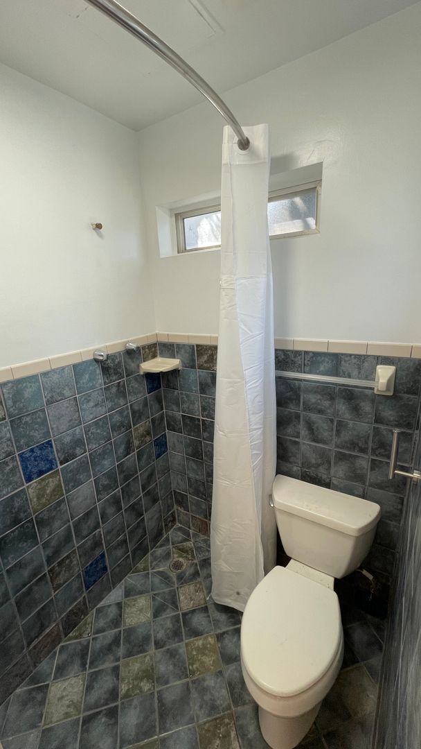 Building Photo - West LA Gem - 2 bed / 1 bath