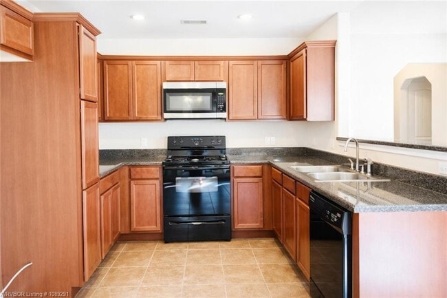 Building Photo - 6414 Huntington Ct