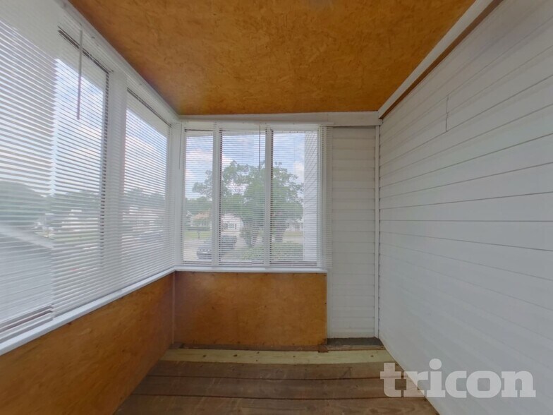 Building Photo - 105 Old Stone Rd