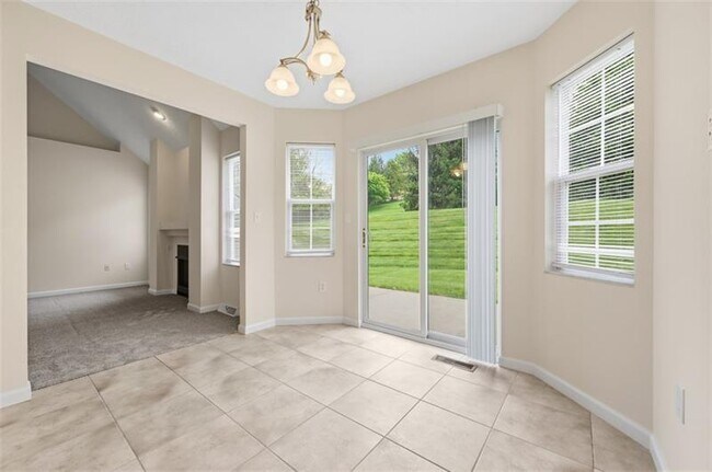 Building Photo - 223 Cottonwood Ln