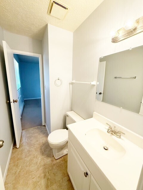Building Photo - 3020 Pawnee Ct