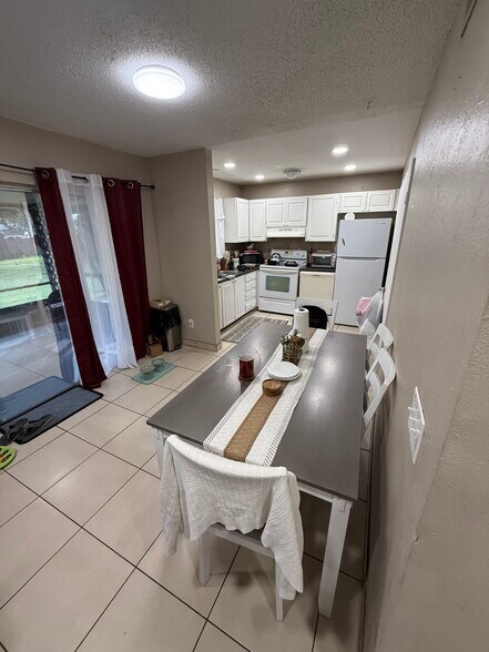 Building Photo - 5860 Mattox St