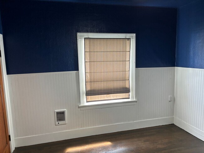 Building Photo - Spacious 3-Bedroom Craftsman Home with Solar Savings and Fully Fenced Yard