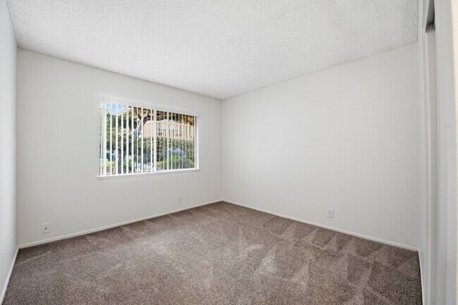 Building Photo - 1022 San Marino Dr