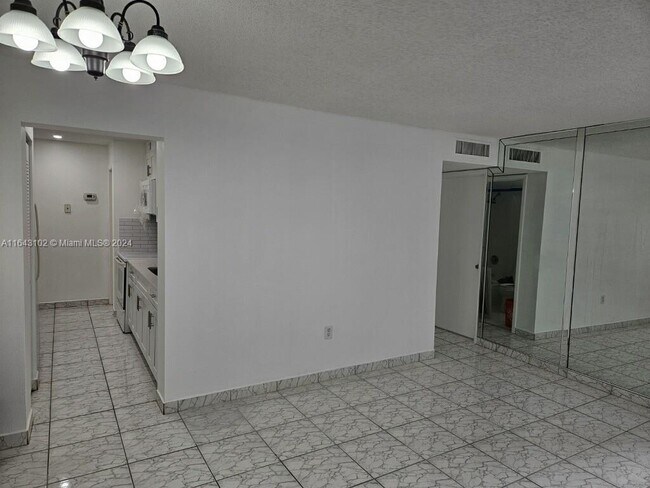 Building Photo - 750 NW 43rd Ave