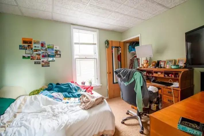 Bedroom 3 - 925 E Johnson St