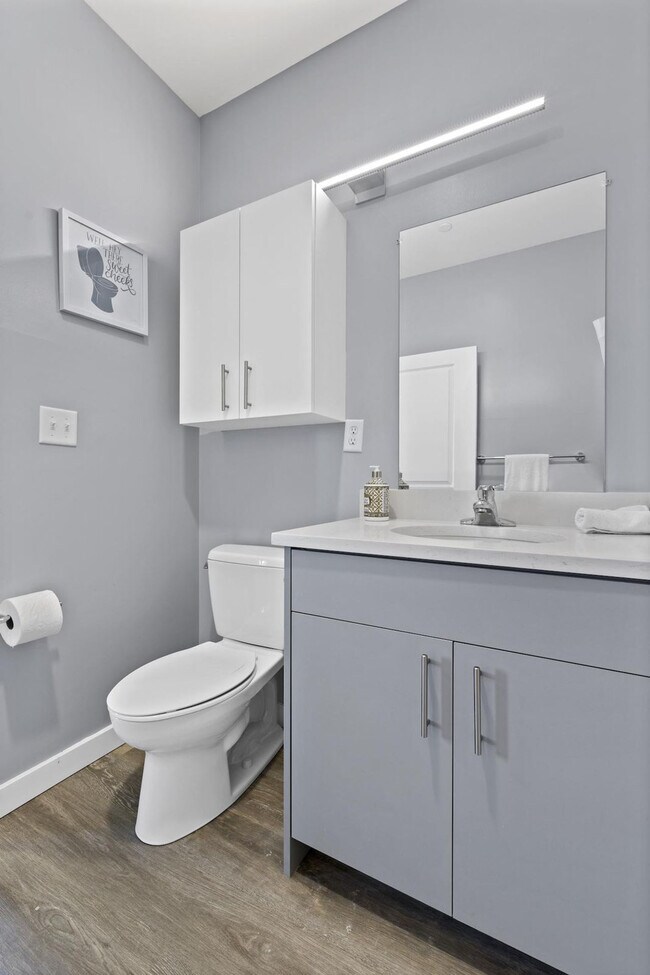 Building Photo - 95 Broadway-SI ID1240351P