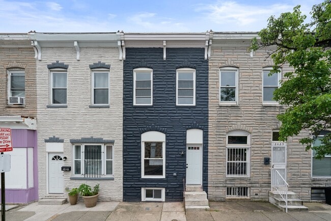 Building Photo - 2427 Ashland Ave