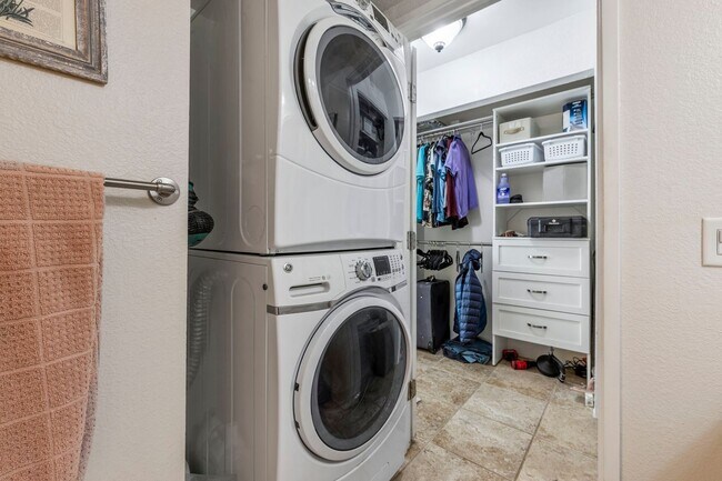 Building Photo - Beautifully Renovated Ground-Floor 2BR/1.5BA Condo in Kihei Villages – Furnished w/ 2 Parking Spaces