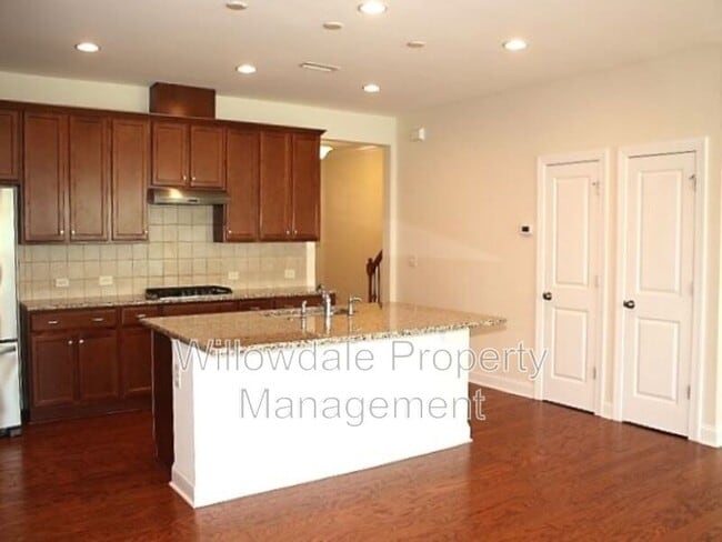 Building Photo - 1064 Midvale Ave