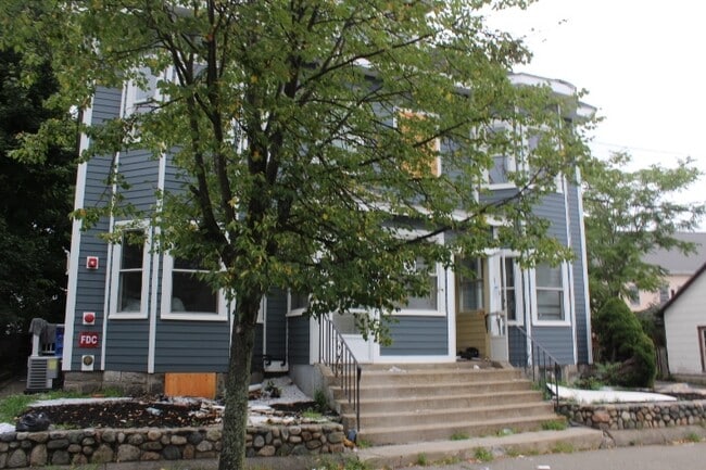 Primary Photo - 167 Charles St