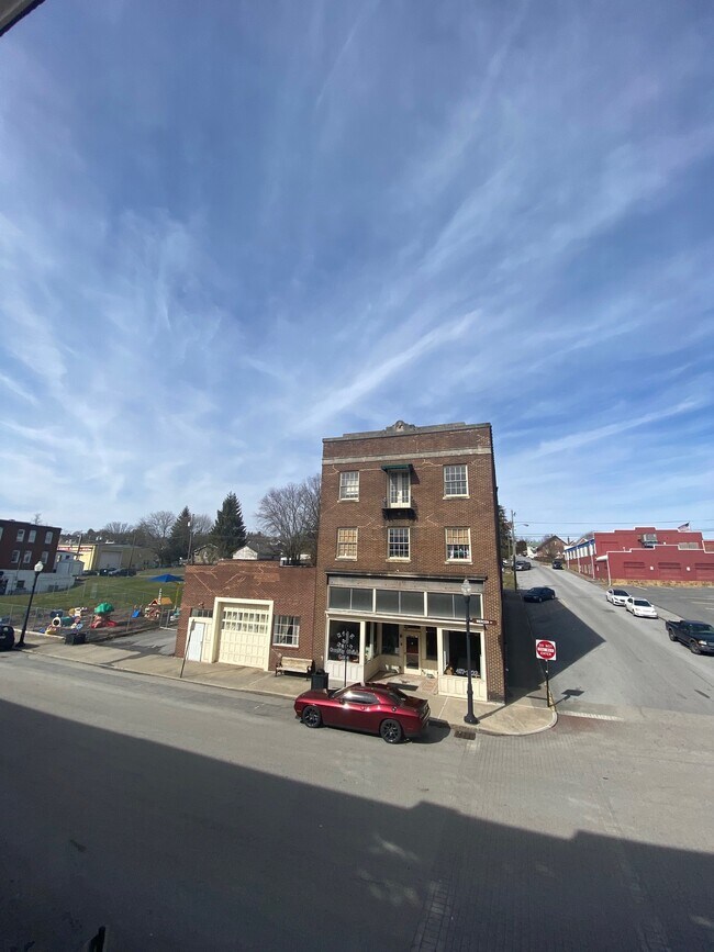 Building Photo - 221 Mercer St