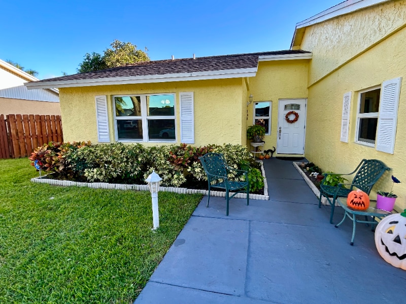 Building Photo - 9512 Saddlebrook Dr