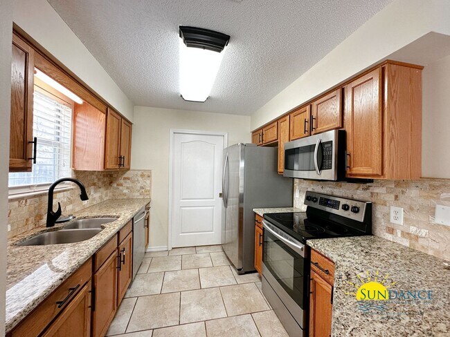 Building Photo - Adorable 3 Bedroom Home located  in Fort Walton Beach Home!