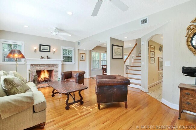 Building Photo - 607 Flamingo Dr