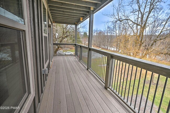 Building Photo - 628 Hudson St