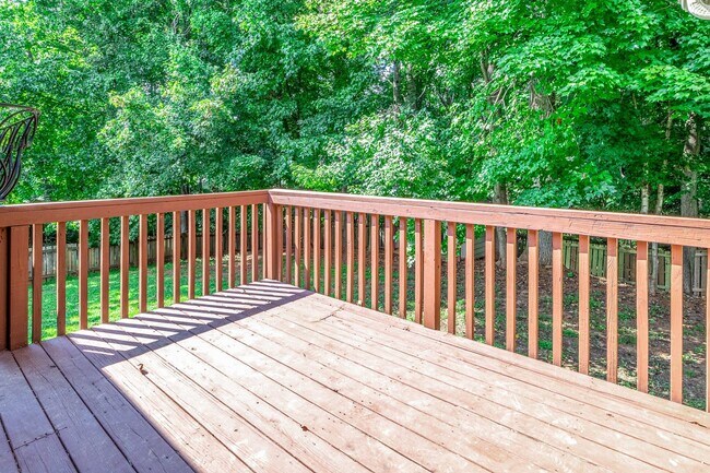 Building Photo - 126 Crookham Ct