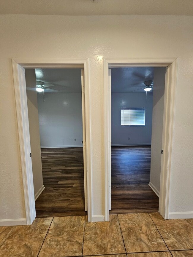 Building Photo - Scottsdale - 5 bedroom, 3 bath - Remodeled...