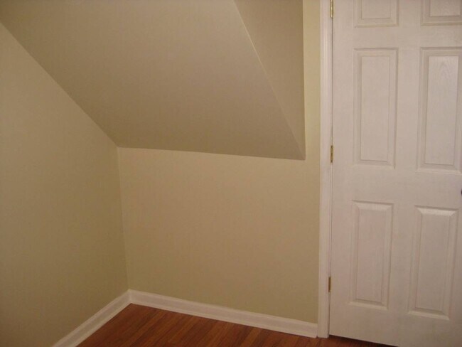 Building Photo - 3638 W Diversey Ave