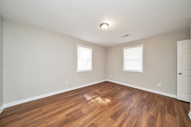 Building Photo - Grab This Dolomite Charmer Before It’s Gone!"