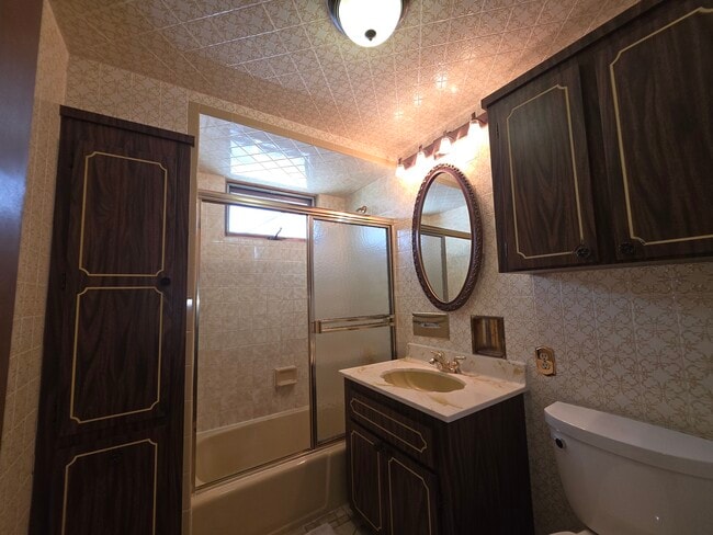 Building Photo - 97 White St