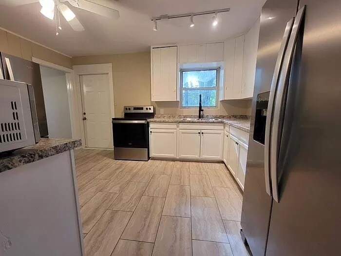 Building Photo - 253 Lovelace Dr