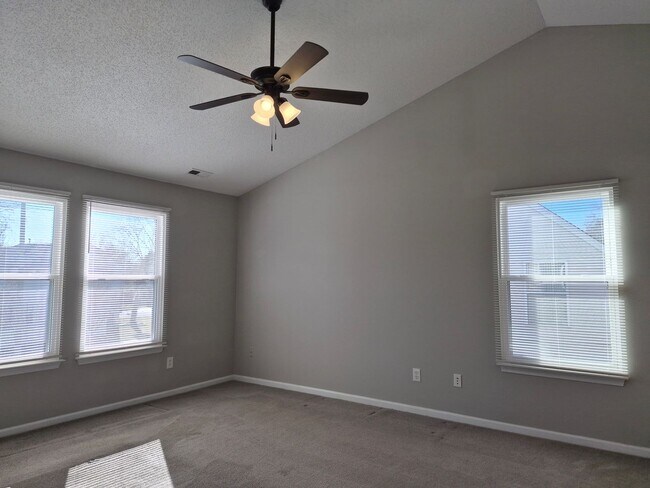 Building Photo - Landstown