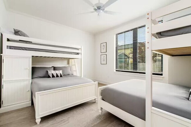 Building Photo - 1140 Hamlet St