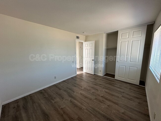 Building Photo - 823 Aspen St