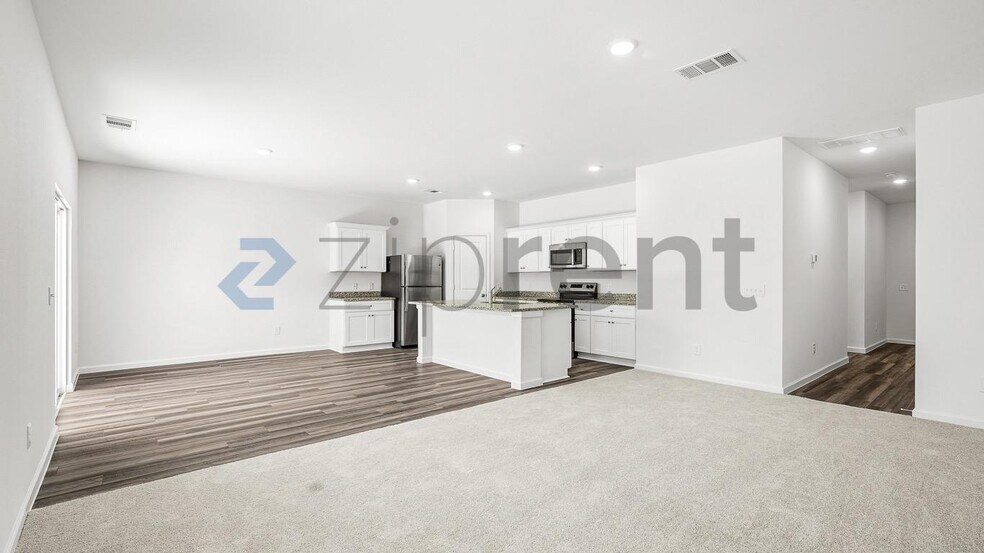 Building Photo - Unit