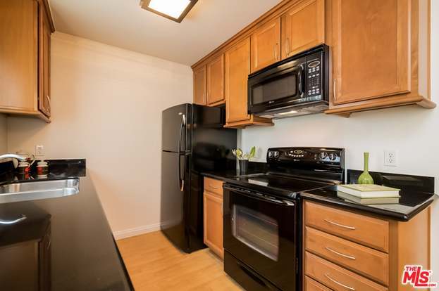 Building Photo - 972 Larrabee St