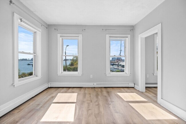 Building Photo - 300 Marginal St