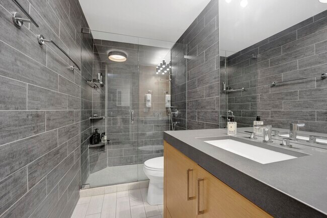 Building Photo - 30 E Huron St