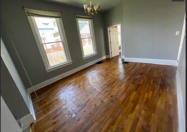 Building Photo - Charming Norwood 3-Bed Gem with Updated Bath, Large Kitchen, and Backyard – Minutes to Xavier & D...