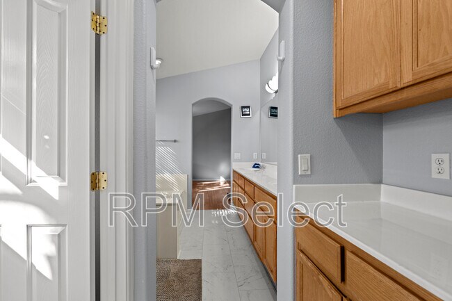 Building Photo - 5183 Bissett Way